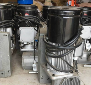 電動(dòng)卷?yè)P(yáng)機(jī)和電動(dòng)吊籃提升機(jī)的區(qū)別
